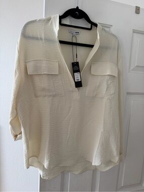 Fashion Nova Cream Textured V-Neck Pocket Top - woman's size Medium